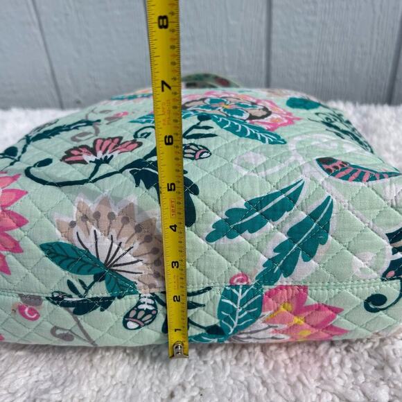 ˚₊‧꒰ა ☆ ໒꒱ ‧₊˚ Vera Bradley Iconic Small Vera Tote Bag in Mint Flowers (3A- DM) - Picture 9 of 11